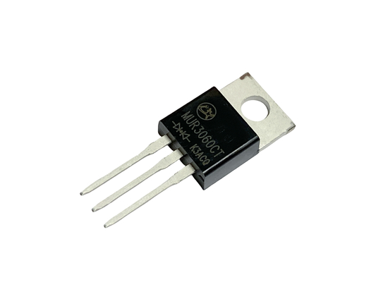 30A600V MUR3060CT TO-220AB 25ns Ultrafast Recovery Rectifiers Untuk Sirkuit Frekuensi Tinggi