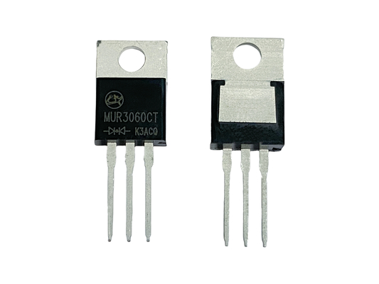 30A600V MUR3060CT TO-220AB 25ns Ultrafast Recovery Rectifiers Untuk Sirkuit Frekuensi Tinggi